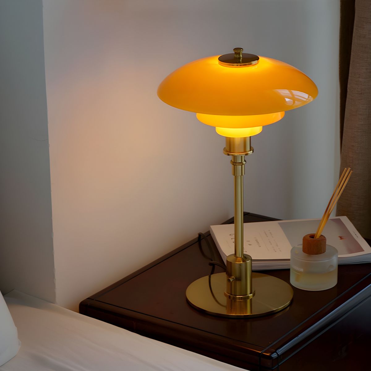 Lampe de chevet Moderne Scandinave en Verre et Métal - Opale