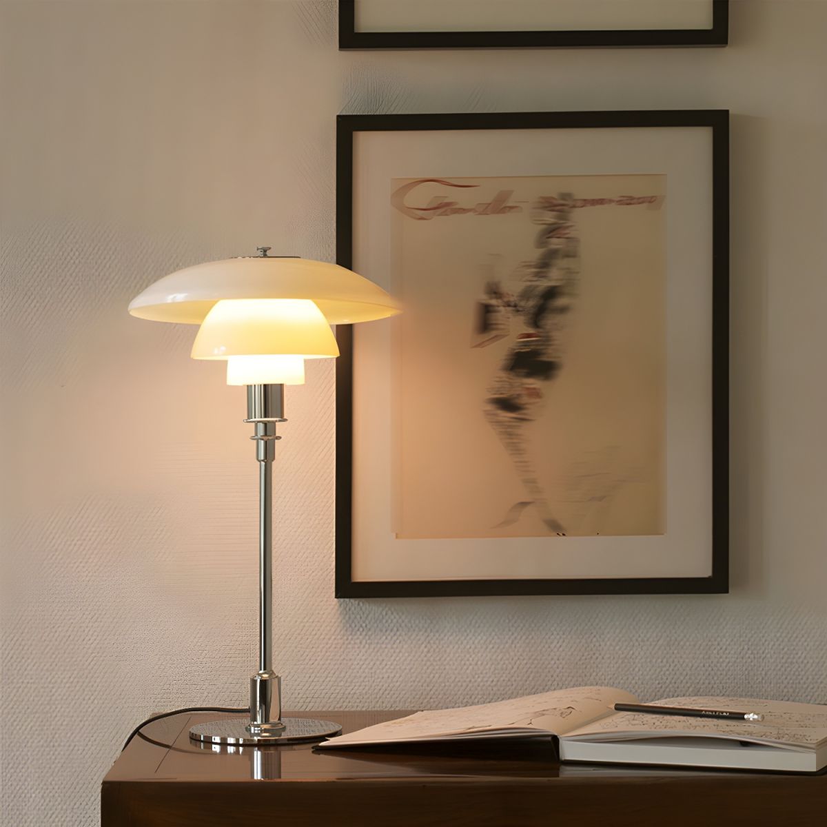 Lampe de chevet Moderne Scandinave en Verre et Métal - Opale Image