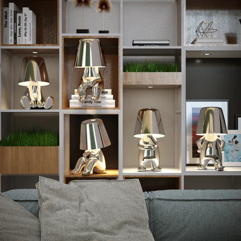 Lampe de chevet Moderne Petit Homme Assis Design - Opale Image