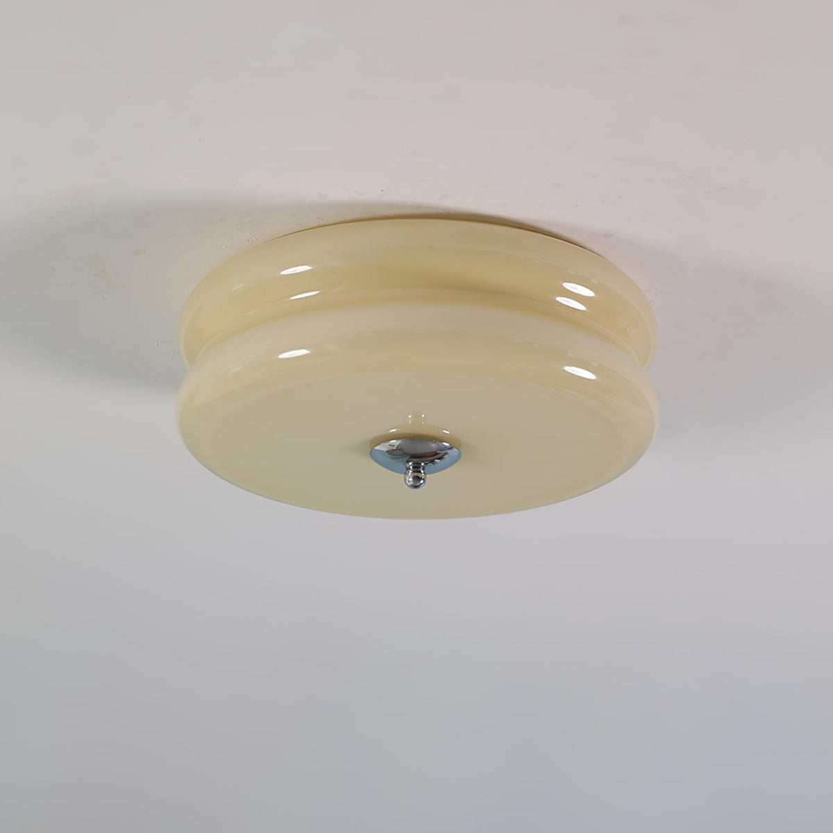 Plafonnier art déco finition chrome et abat-jour beige
