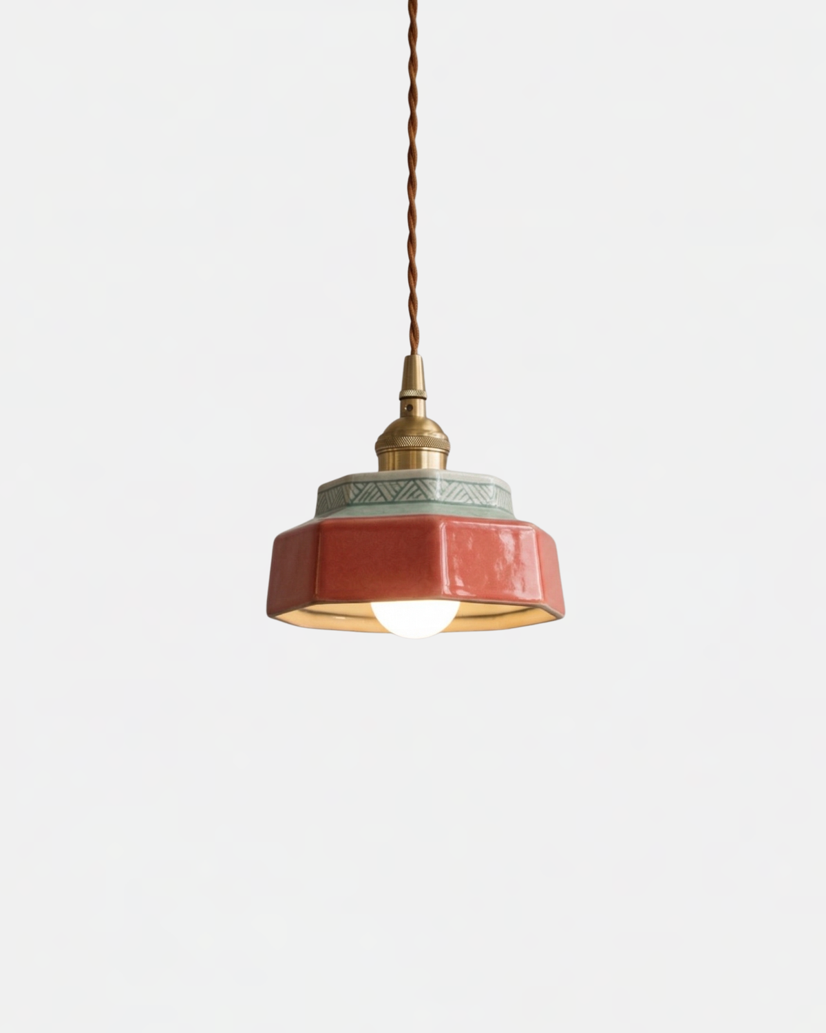 Suspension céramique rouge émaillée avec douille laiton et câble torsadé