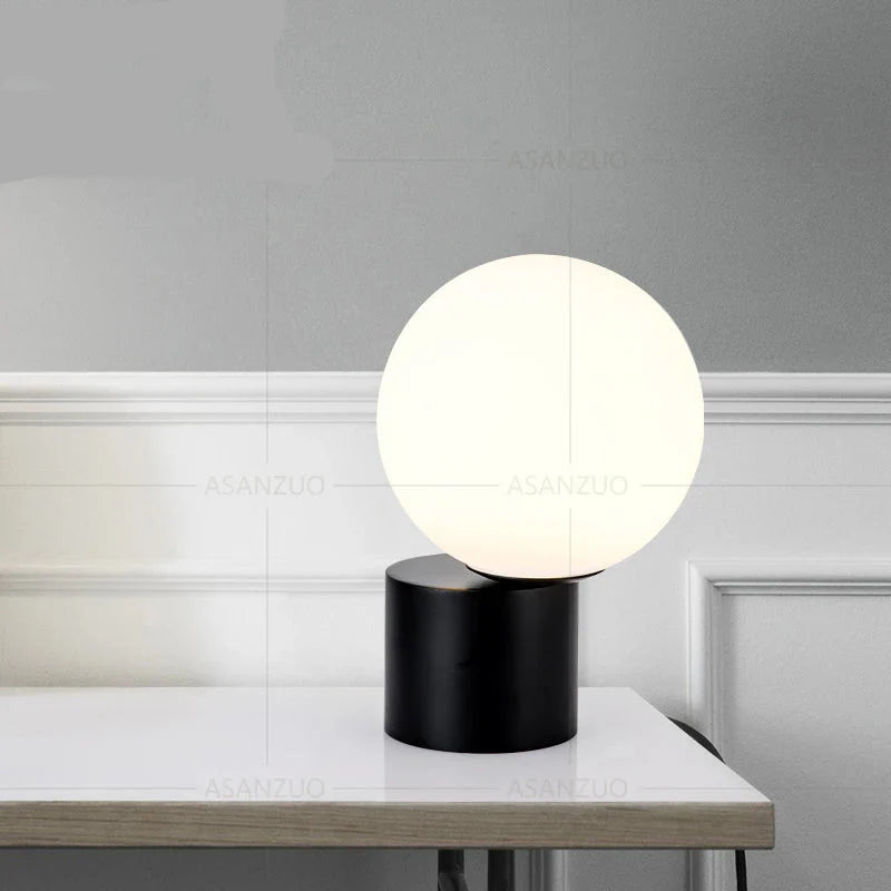 Lampe de chevet Design en forme de Boule en Verre - Opale