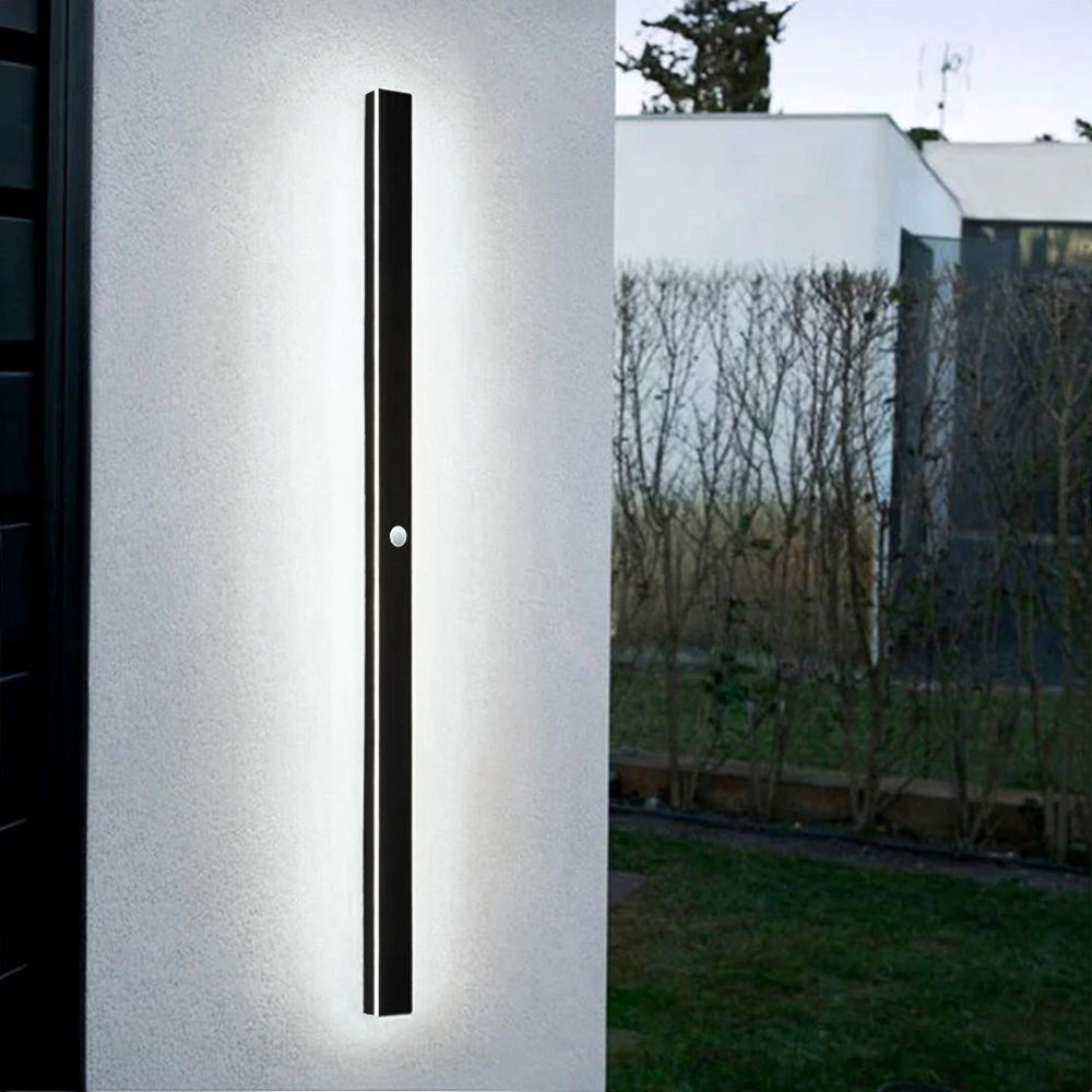 Applique murale extérieure LED minimaliste, détail du corps en métal noir