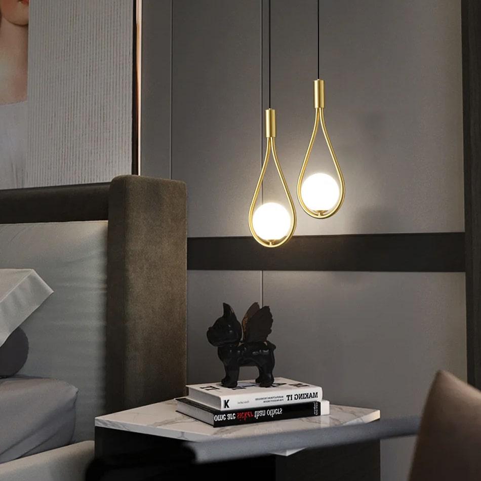 Lampe de chevet Suspendue en Laiton forme de Boule - Opale