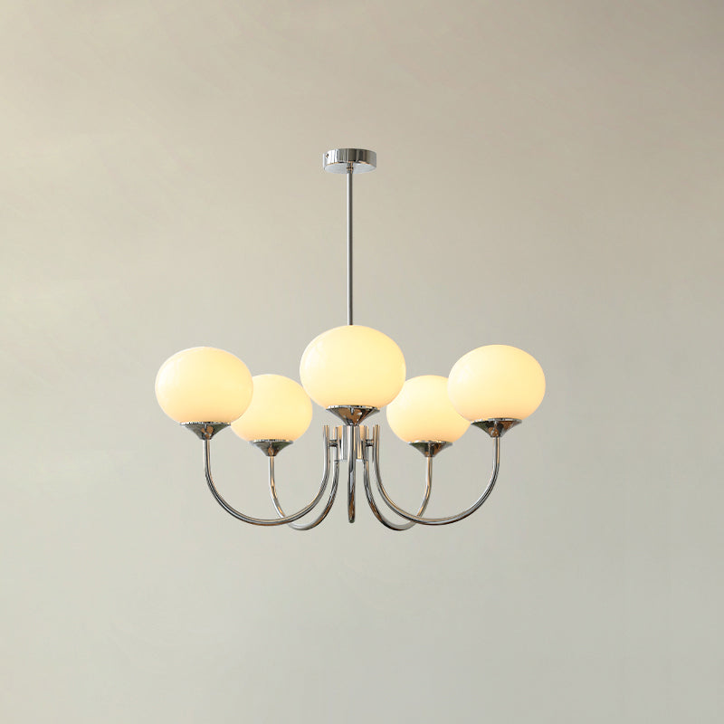 Lustre cinq lumières finition chrome et abat-jours crème