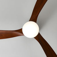 Vue rapprochée du ventilateur allumé et de sa lumière blanc chaud