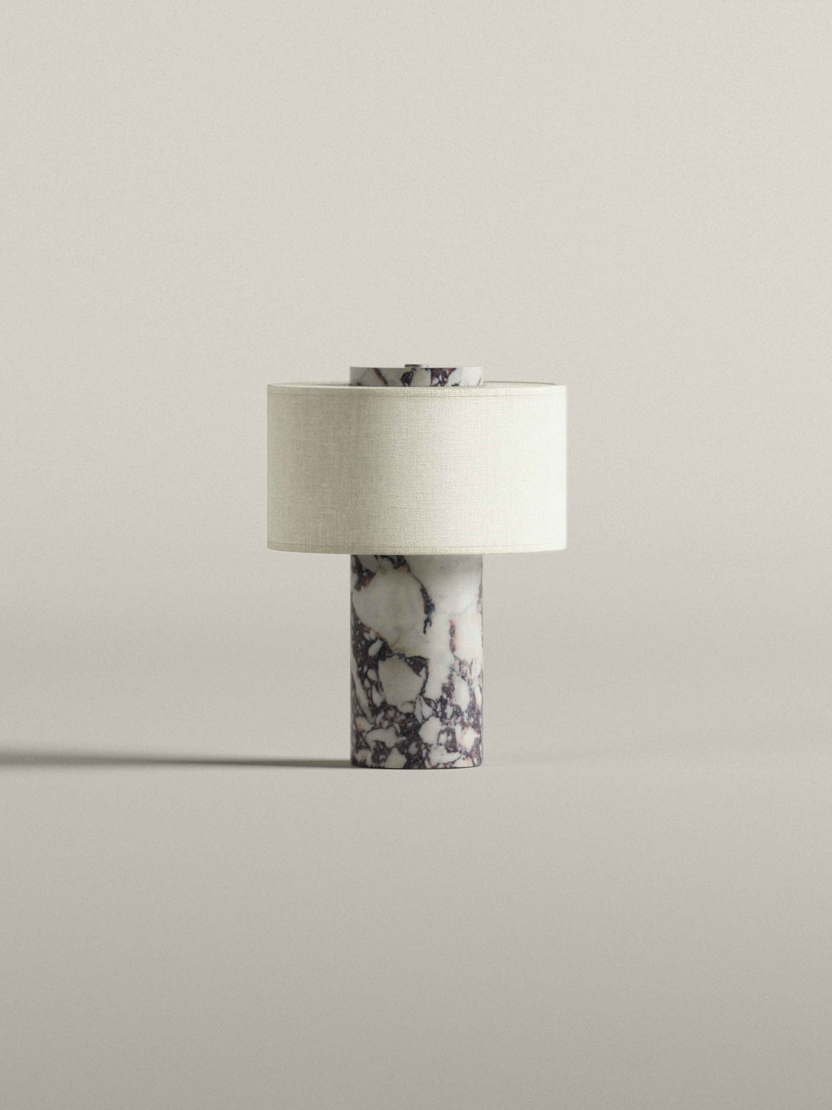 Lampe de table sans fil finition marbre Calacatta Viola éteinte