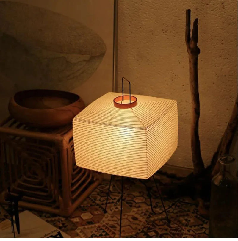 Lampe de chevet Japonaise en Papier sur Trépied - section Image