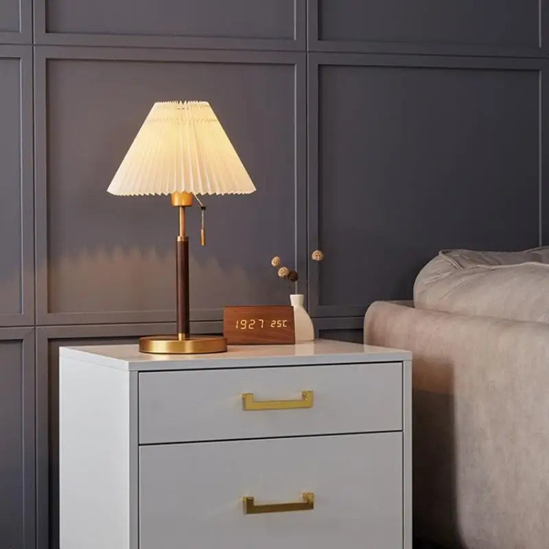 Lampe de chevet Vintage en Bois et Laiton - Opale Image