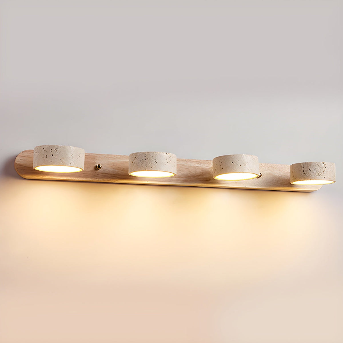 Applique en travertin quatre lumières finition bois et laiton