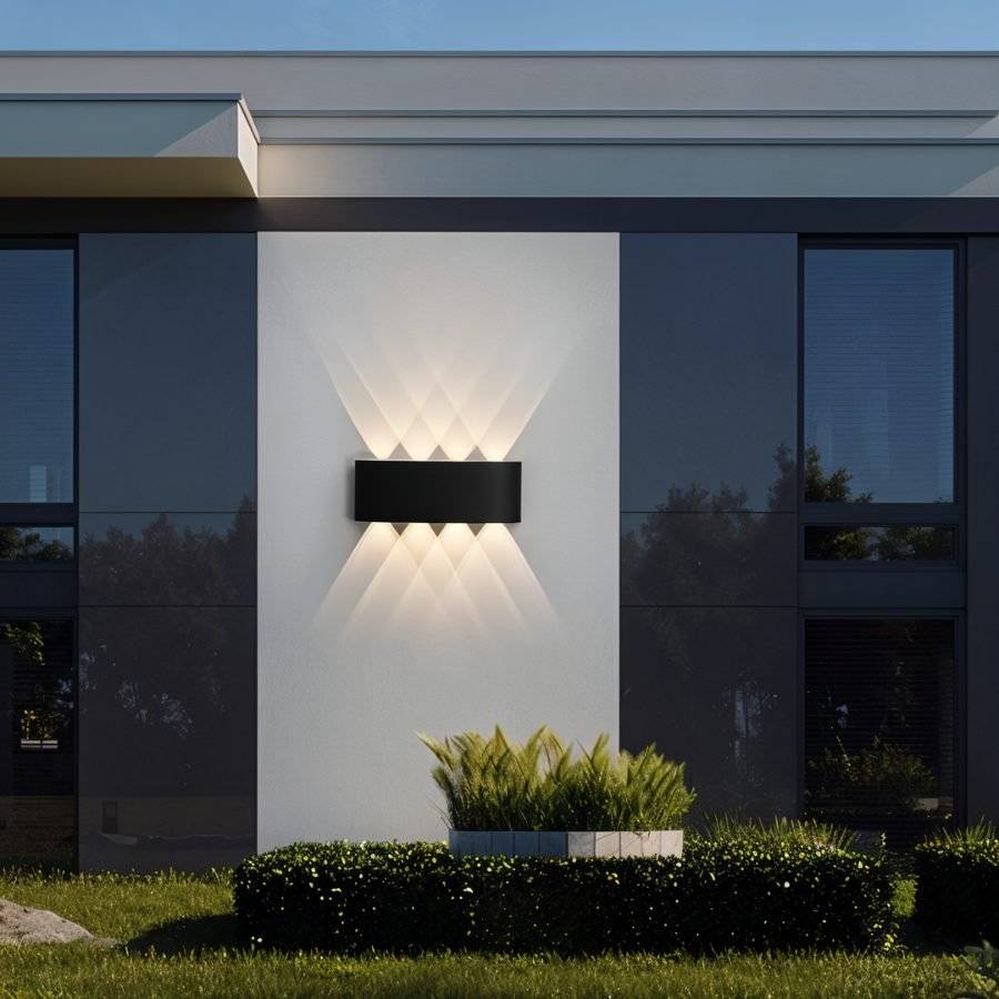 Applique murale LED noire à huit faisceaux sur une façade design