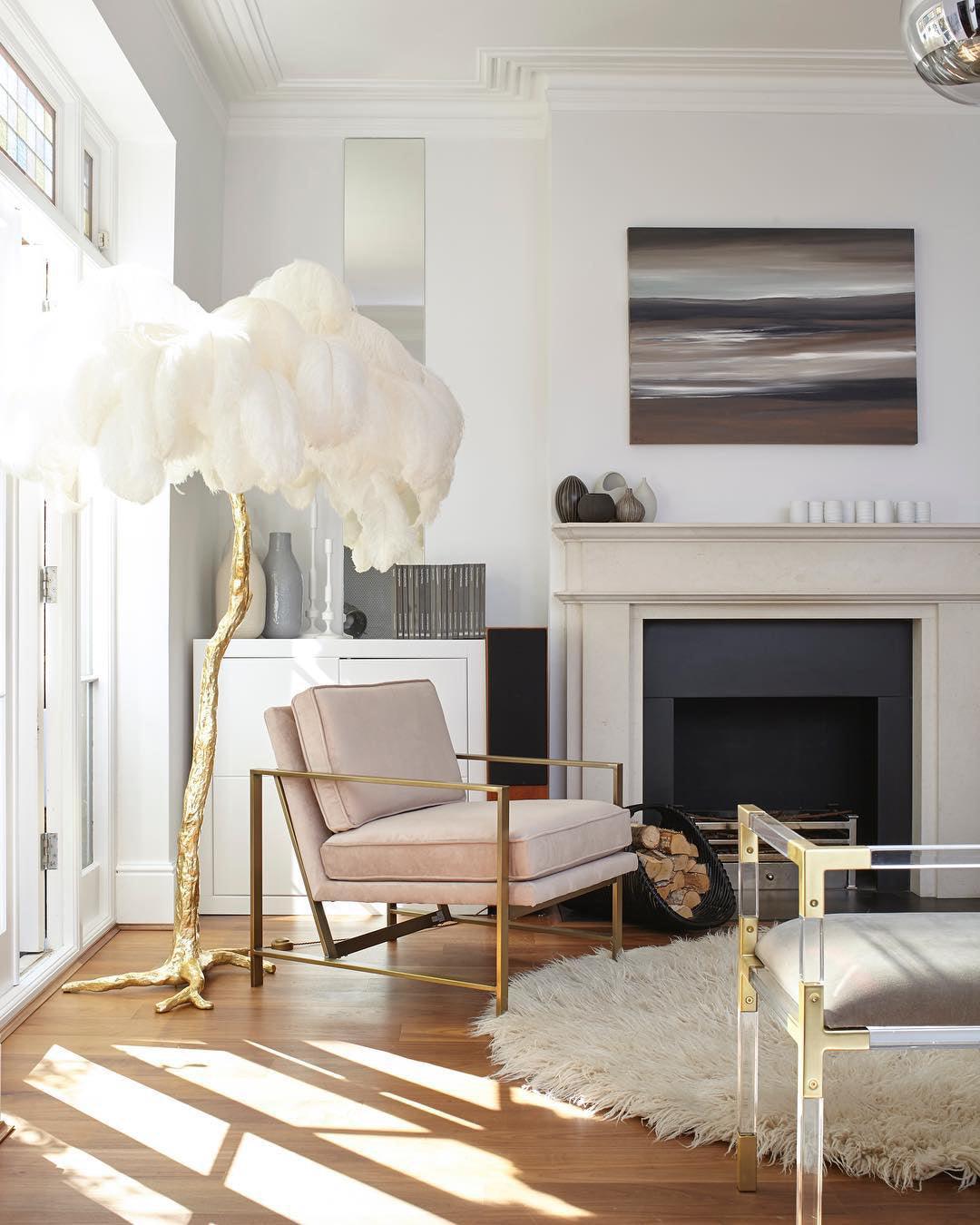 Lampadaire en Laiton et Plumes d'autruche - Opale Image