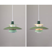 Deux vues de la suspension scandinave en métal coloré vert clair