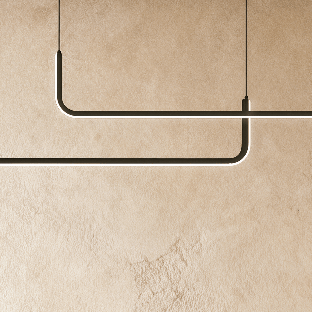 Détail de la ligne lumineuse LED du lustre design noir