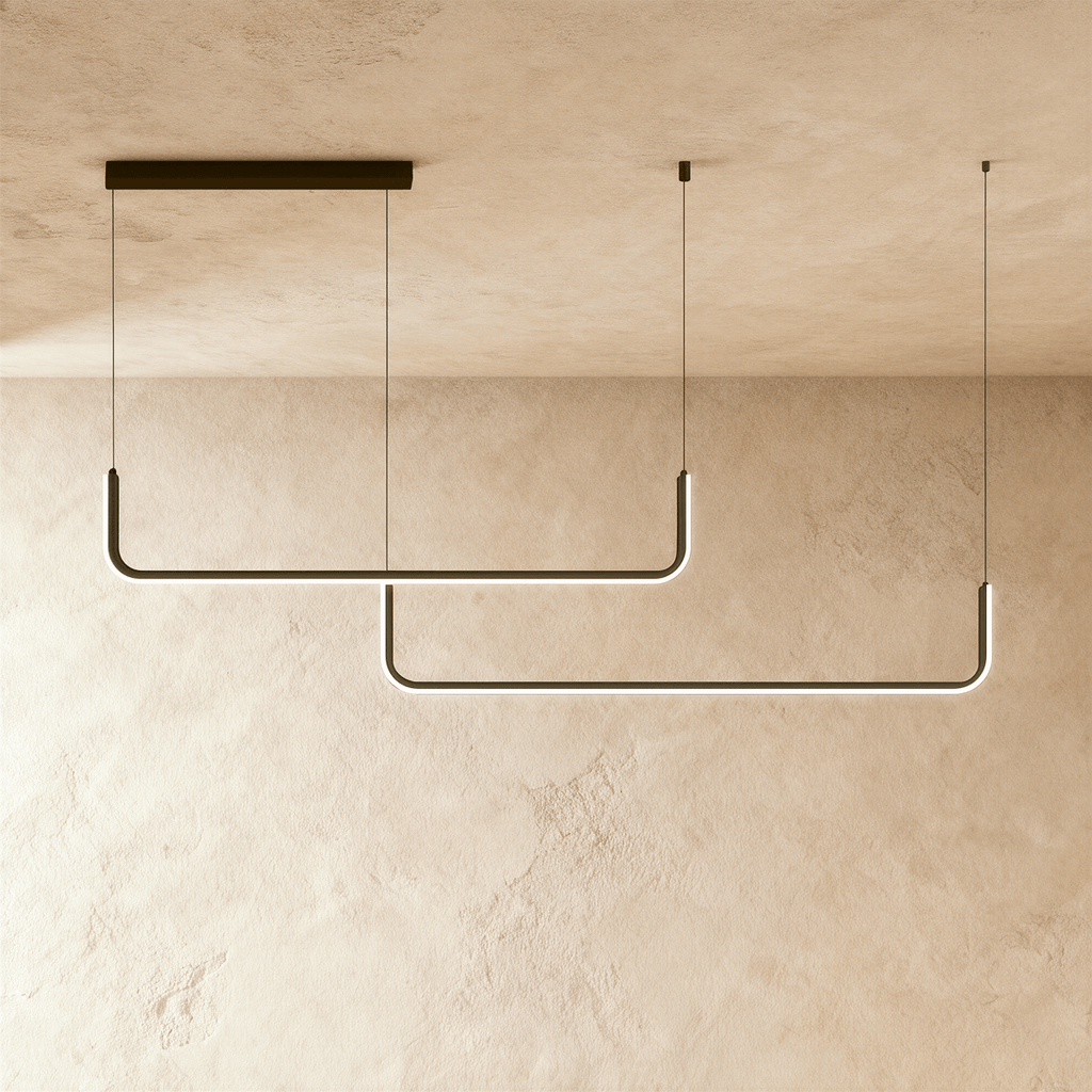 Lustre design linéaire minimaliste finition noire suspendu au plafond, vue d'ensemble