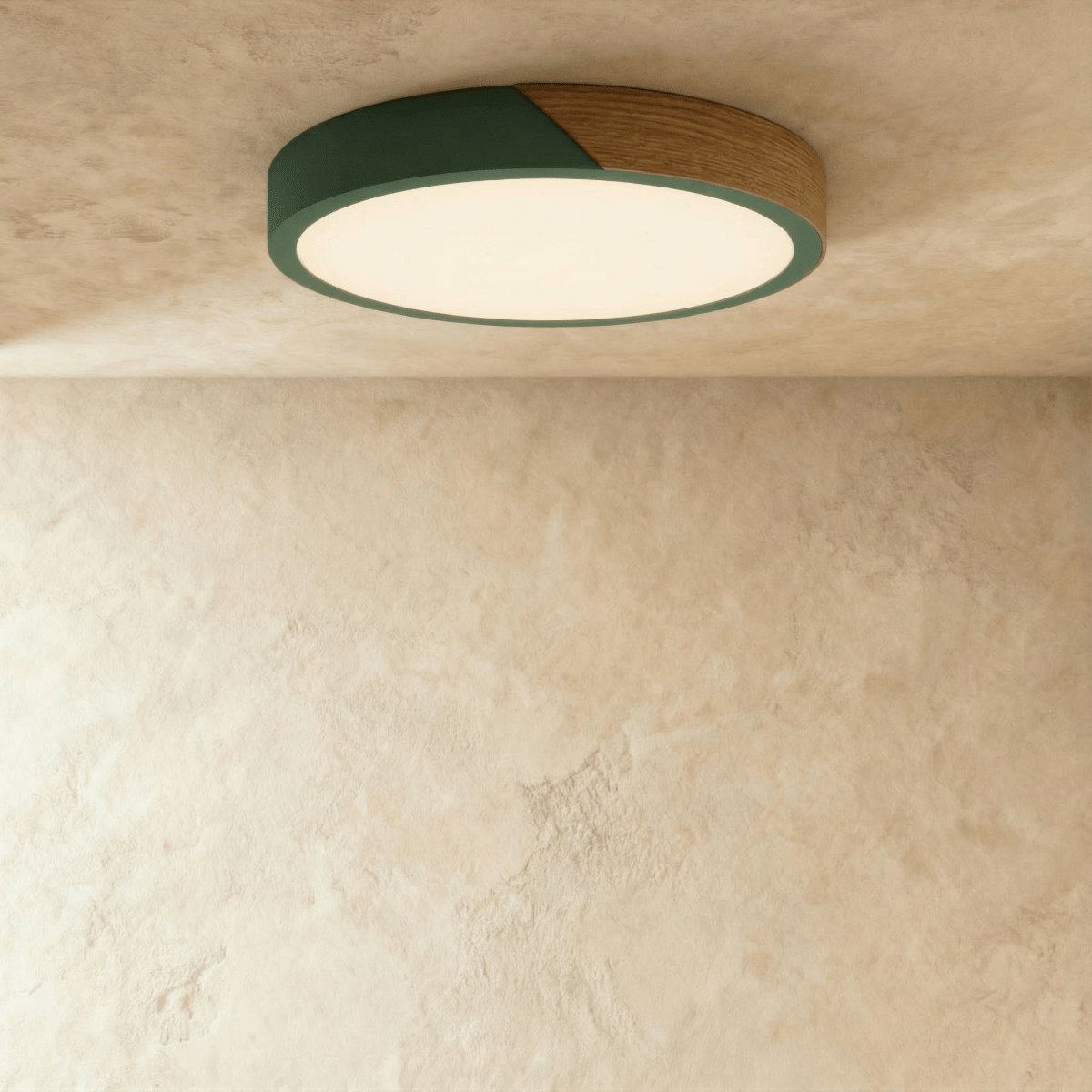 Plafonnier LED design coloré rond vert et bois allumé