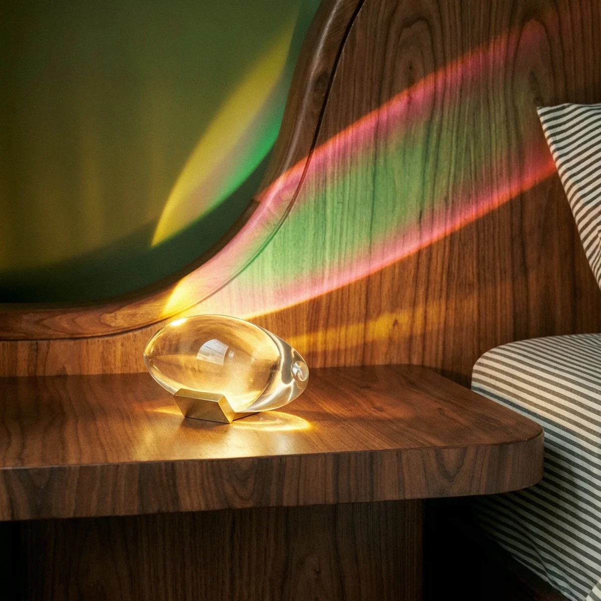 Lampe à Poser Projection Arc-En-Ciel en Cristal