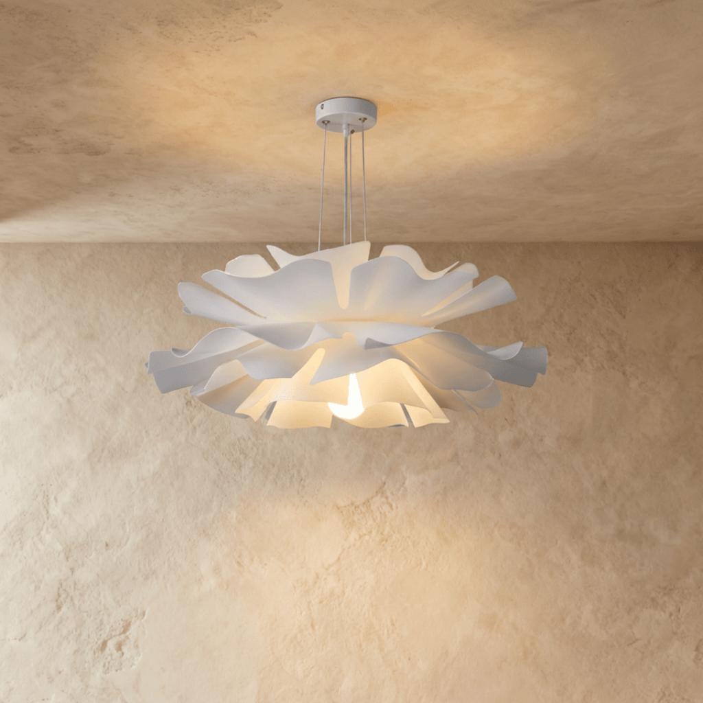 Lustre design fleur modèle A 50 cm allumé au plafond