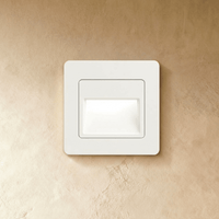 Spot encastrable blanc pour éclairage escalier, vue de face