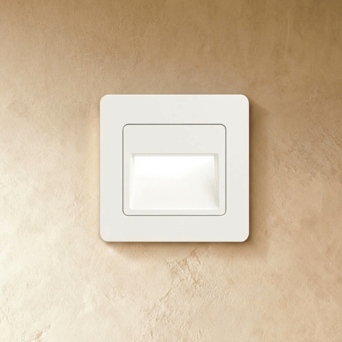 Spot encastrable blanc pour éclairage escalier, vue de face