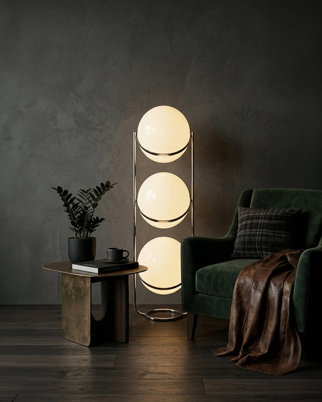 Lampadaire à trois globes dans un salon sombre