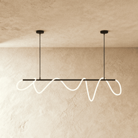 Suspension LED design en métal noir avec tube lumineux ondulé