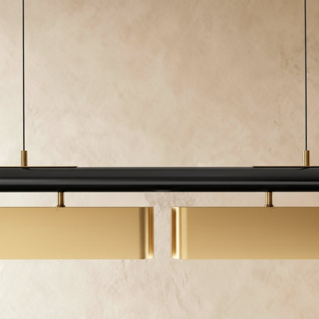 Détail des diffuseurs laiton et de la barre noire du lustre led