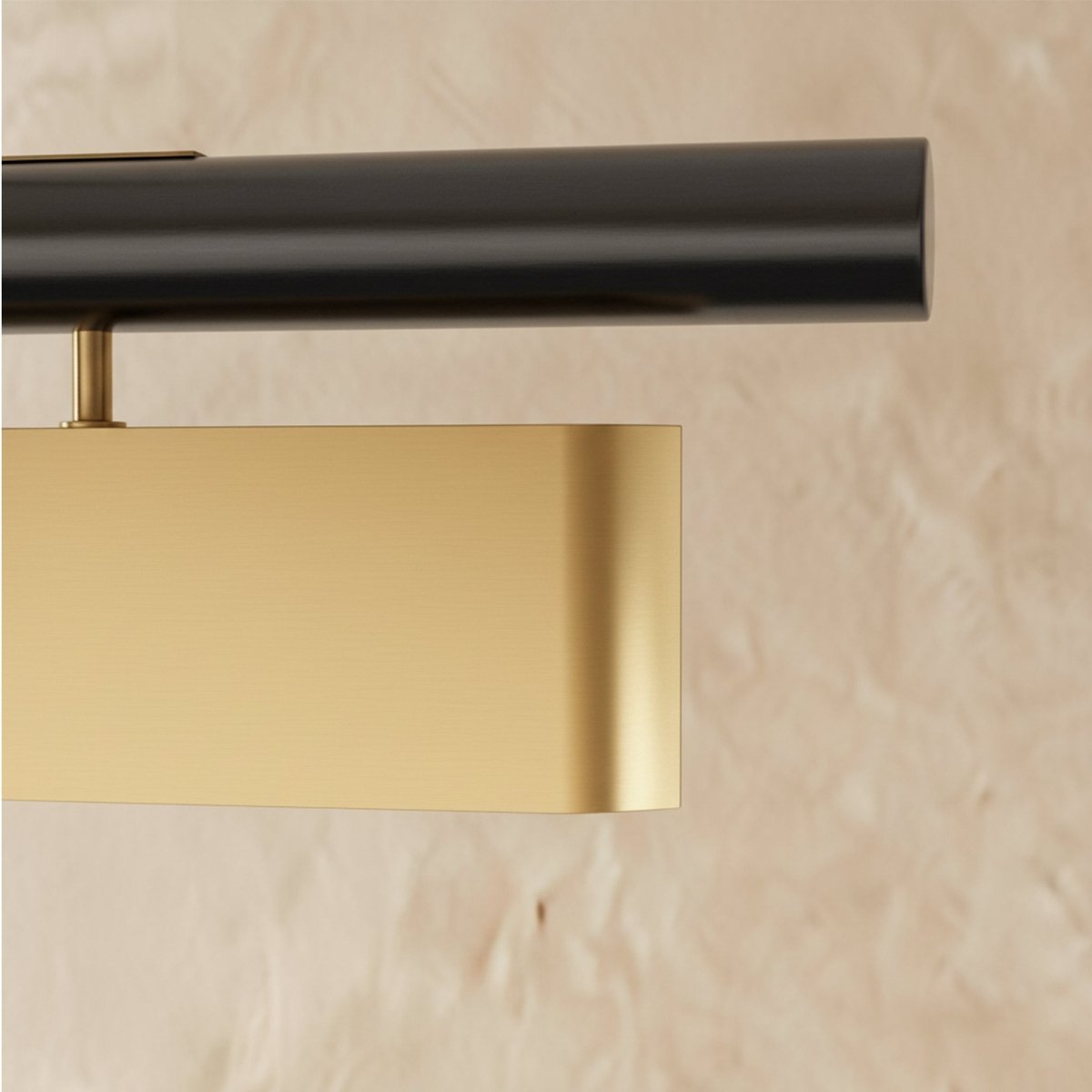 Détail du diffuseur en laiton du lustre led moderne
