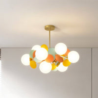 Lustre moderne multicolore aux tons chauds allumé