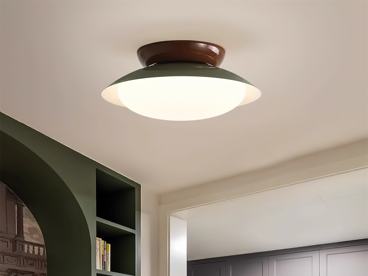 Plafonnier LED vintage en metal vu de pres Image