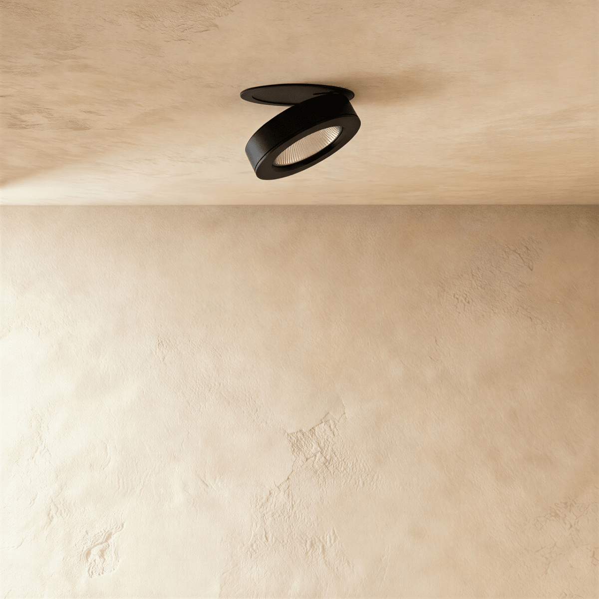 Spot encastrable orientable noir replié à fleur de plafond