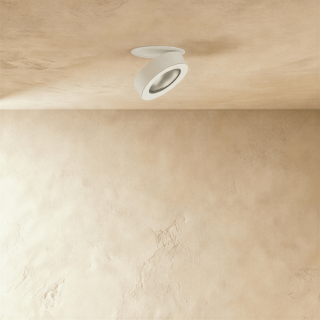 Spot encastrable orientable blanc éteint, tête basculée