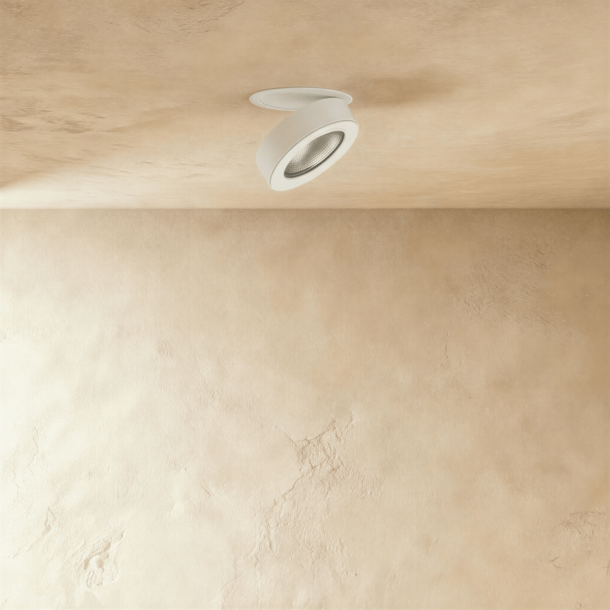 Spot encastrable orientable blanc éteint, tête basculée