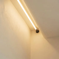 Détail de la barre lumineuse LED de l'applique murale linéaire