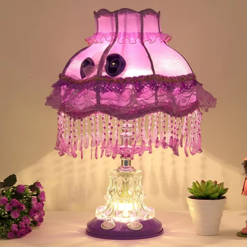 Lampe de chevet Baroque Fille - Opale
